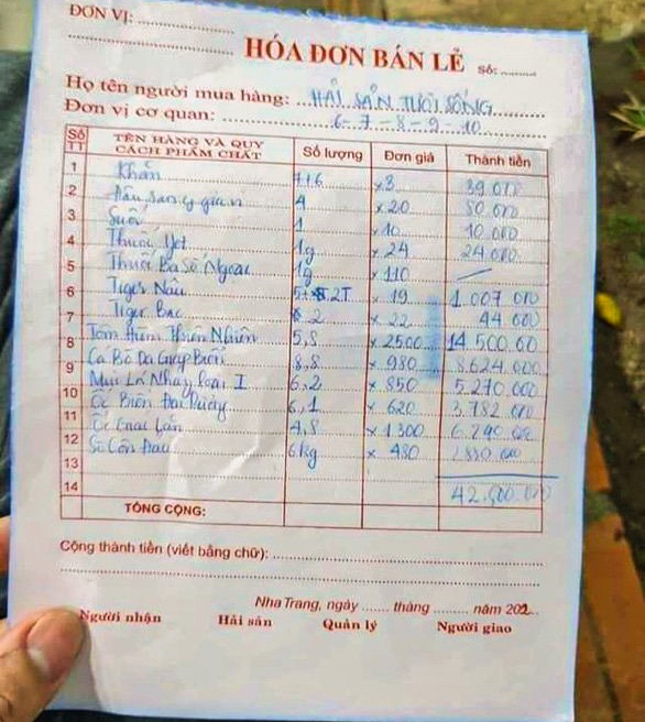 khach to chat chem anh 1