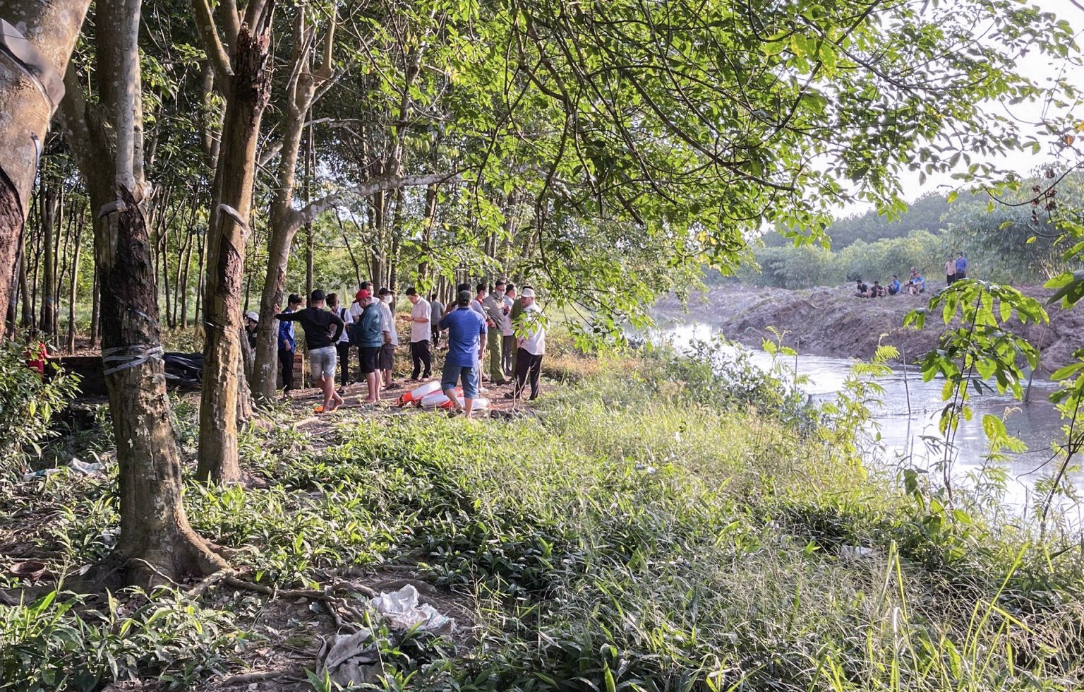 hoc sinh lop 9 duoi nuoc anh 1