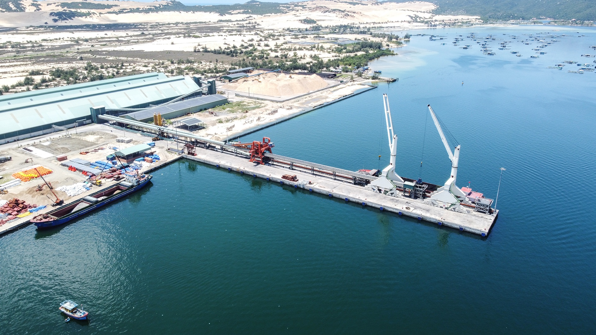 'Dai cong truong' tai khu kinh te Van Phong hinh anh