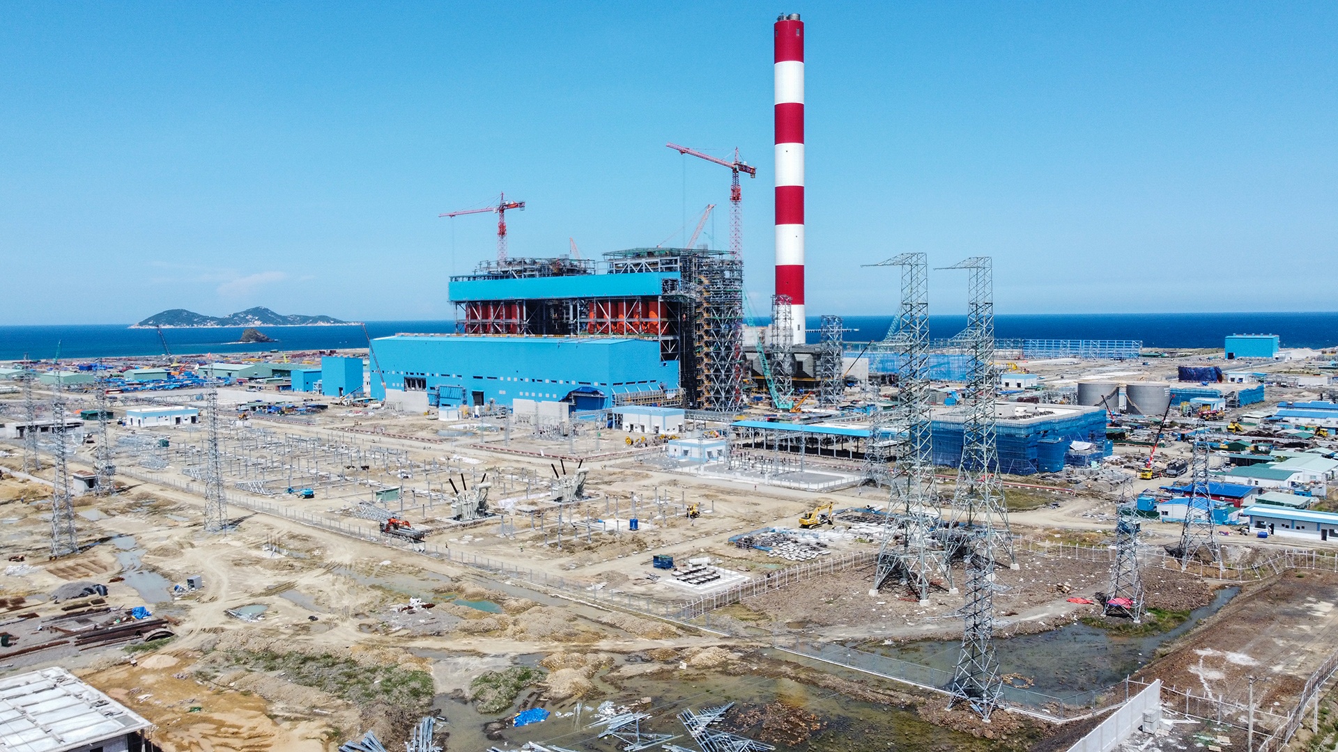 Nha may nhiet dien gan 2,6 ty USD o Van Phong sap hoat dong hinh anh