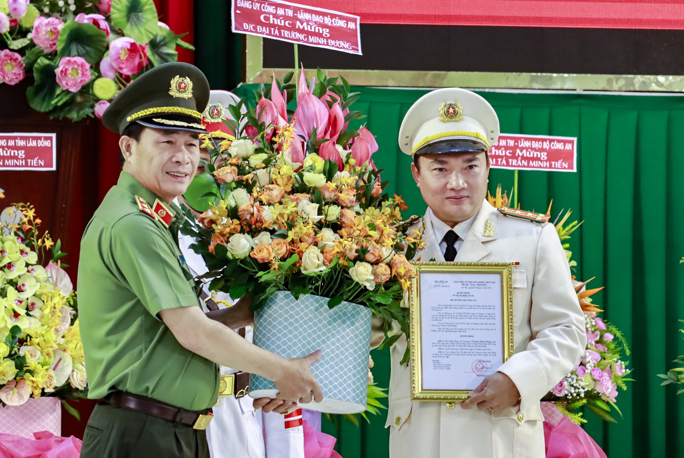 Dai ta Truong Minh Duong lam Giam doc Cong an Lam Dong hinh anh