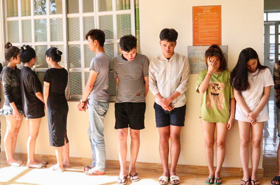 14 thanh nien thue nha de su dung ma tuy hinh anh