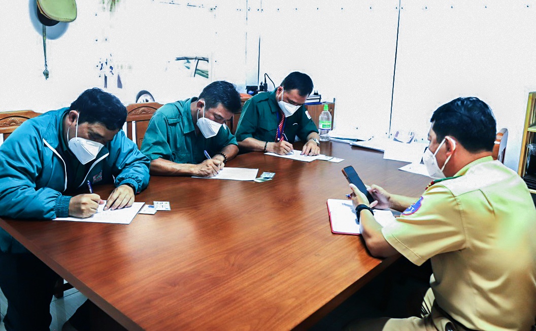 phat tai xe vuot au anh 1