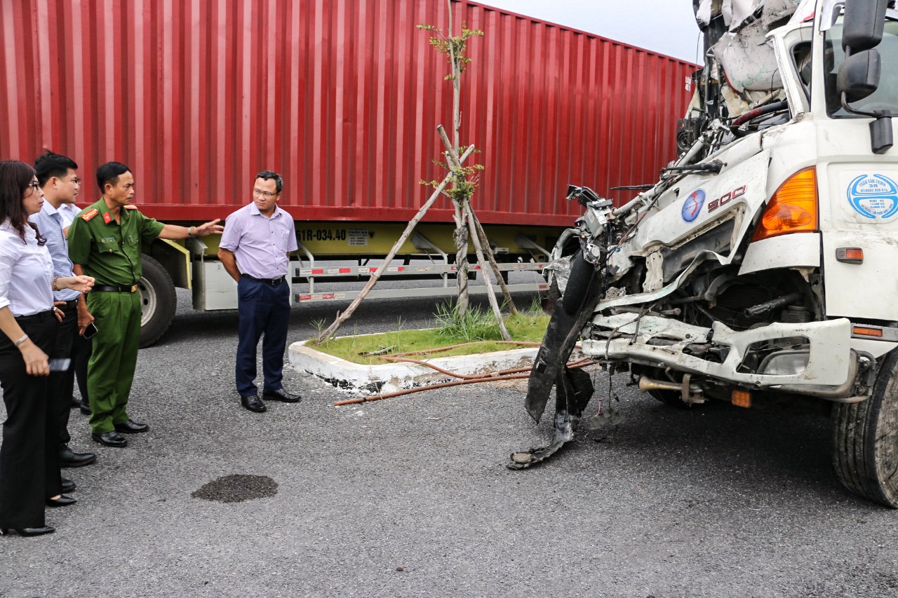 Bat giam tai xe oto tai gay tai nan lam 3 nguoi chet hinh anh