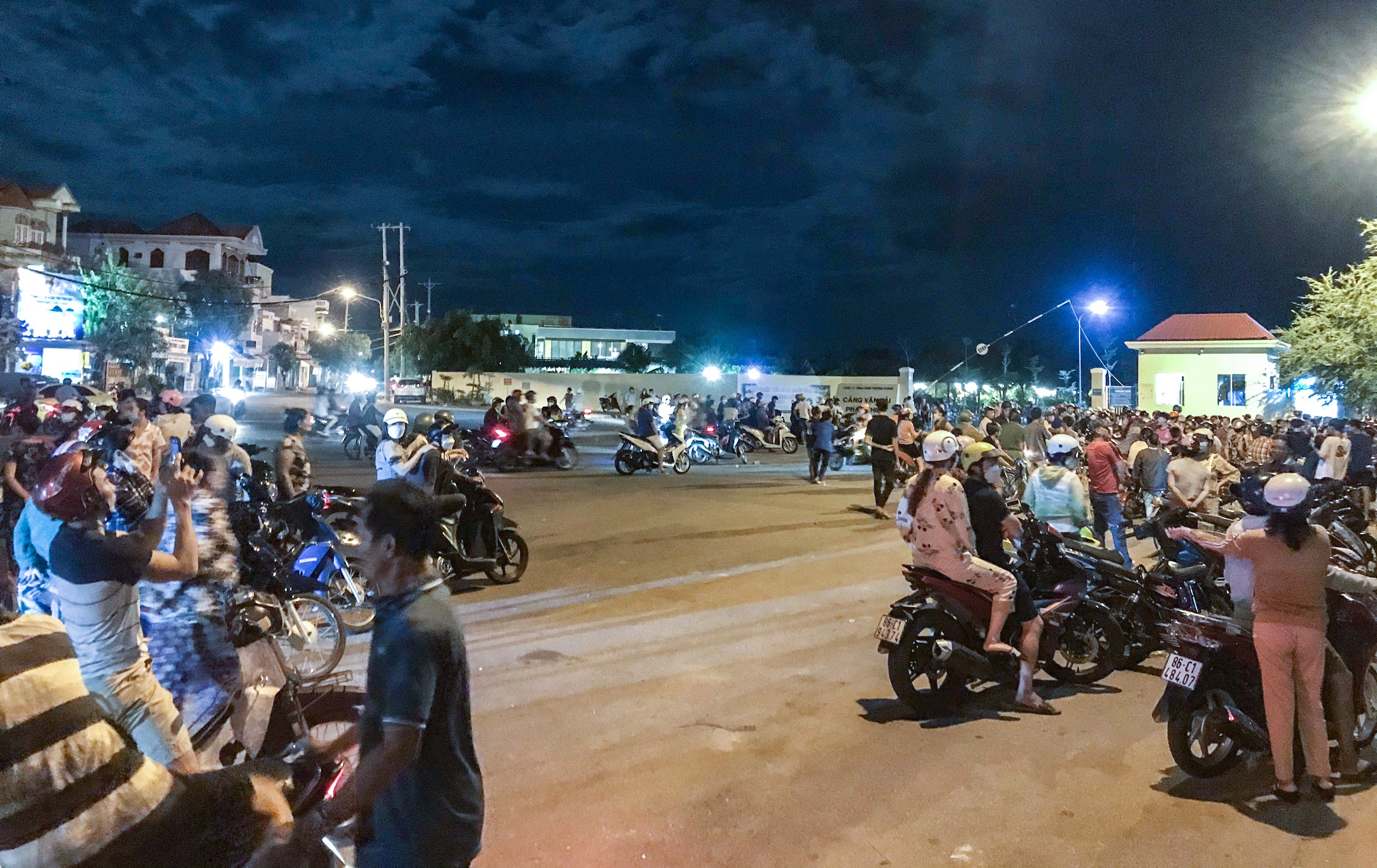 tau ca Binh Thuan mat tich tren bien anh 1