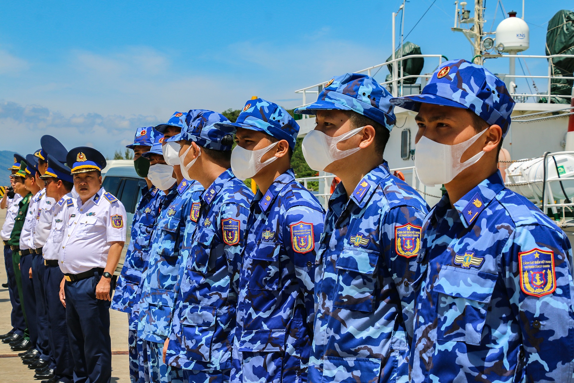 canh sat cuu ngu dan anh 2