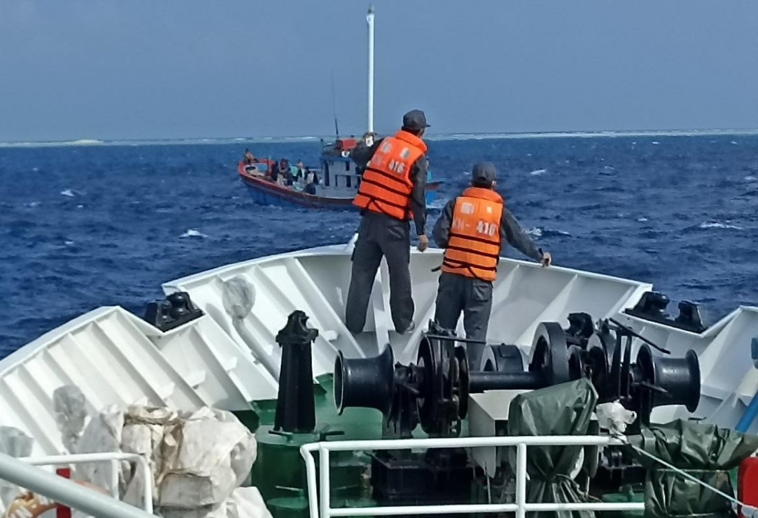 Dieu tau kiem ngu di don 5 ngu dan moi duoc cuu hinh anh