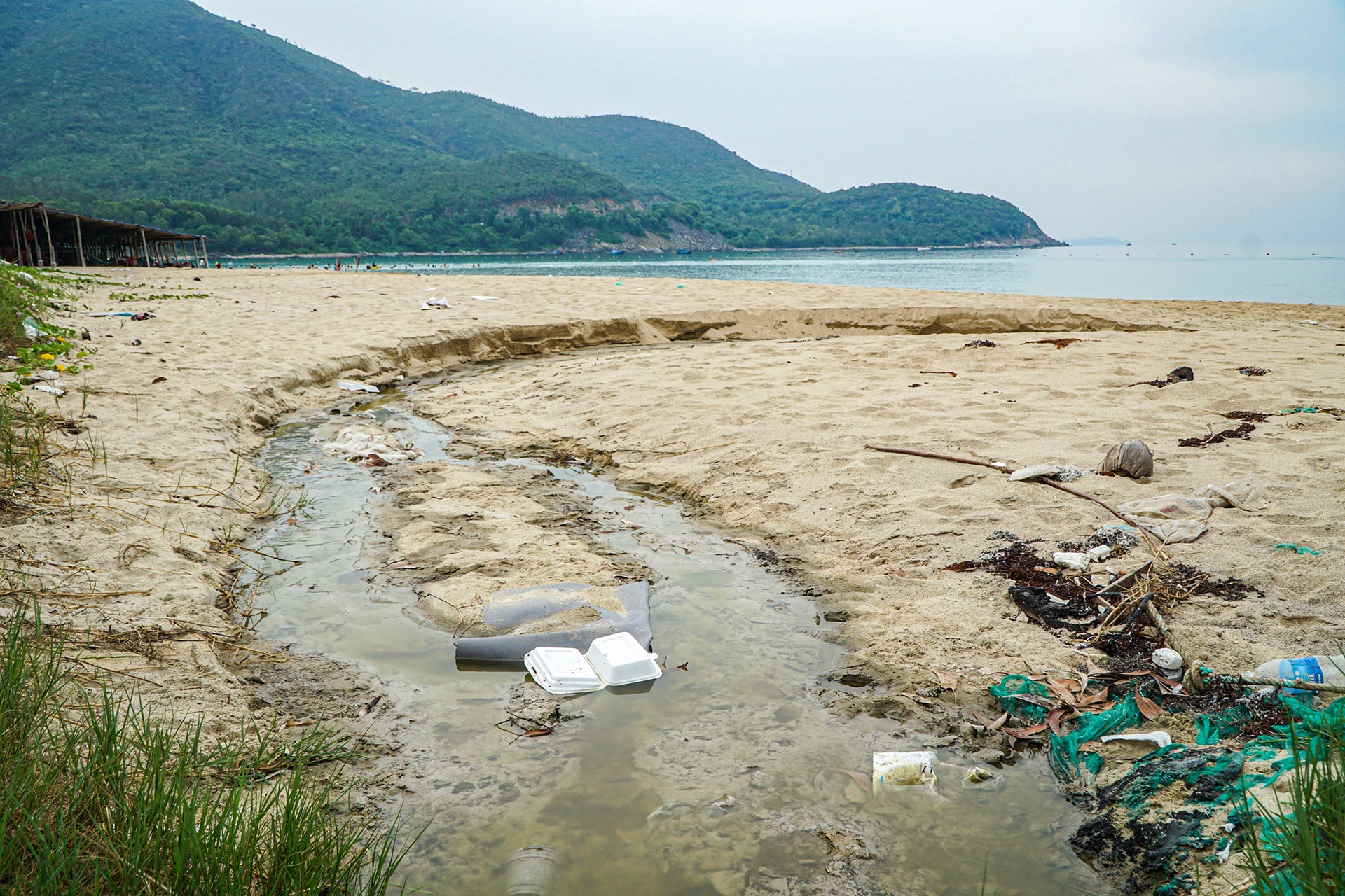 Nuoc thai gay o nhiem bien anh 5