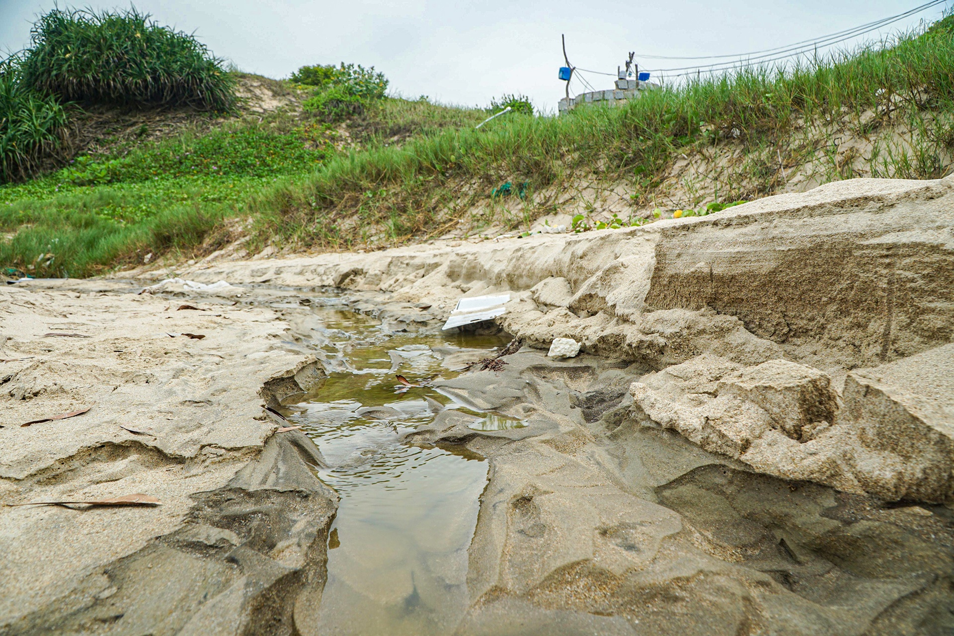 Nuoc thai gay o nhiem bien anh 7