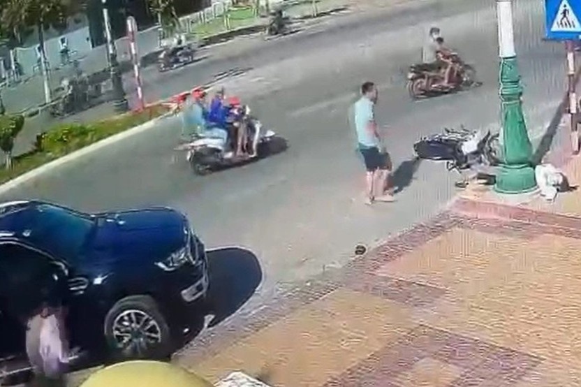 Ninh Thuan hop bao vu nu sinh tu vong sau tai nan giao thong hinh anh