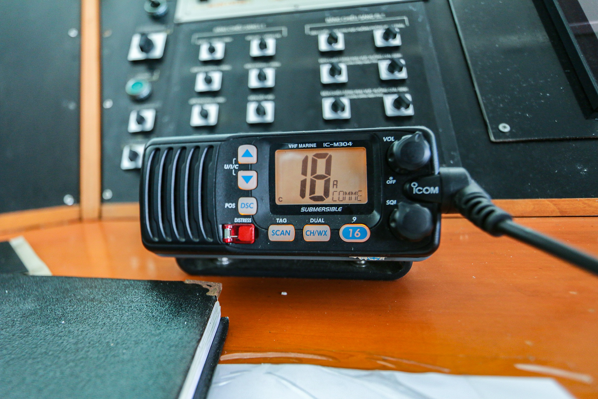 Can canh tau Canh sat bien 7011 anh 8