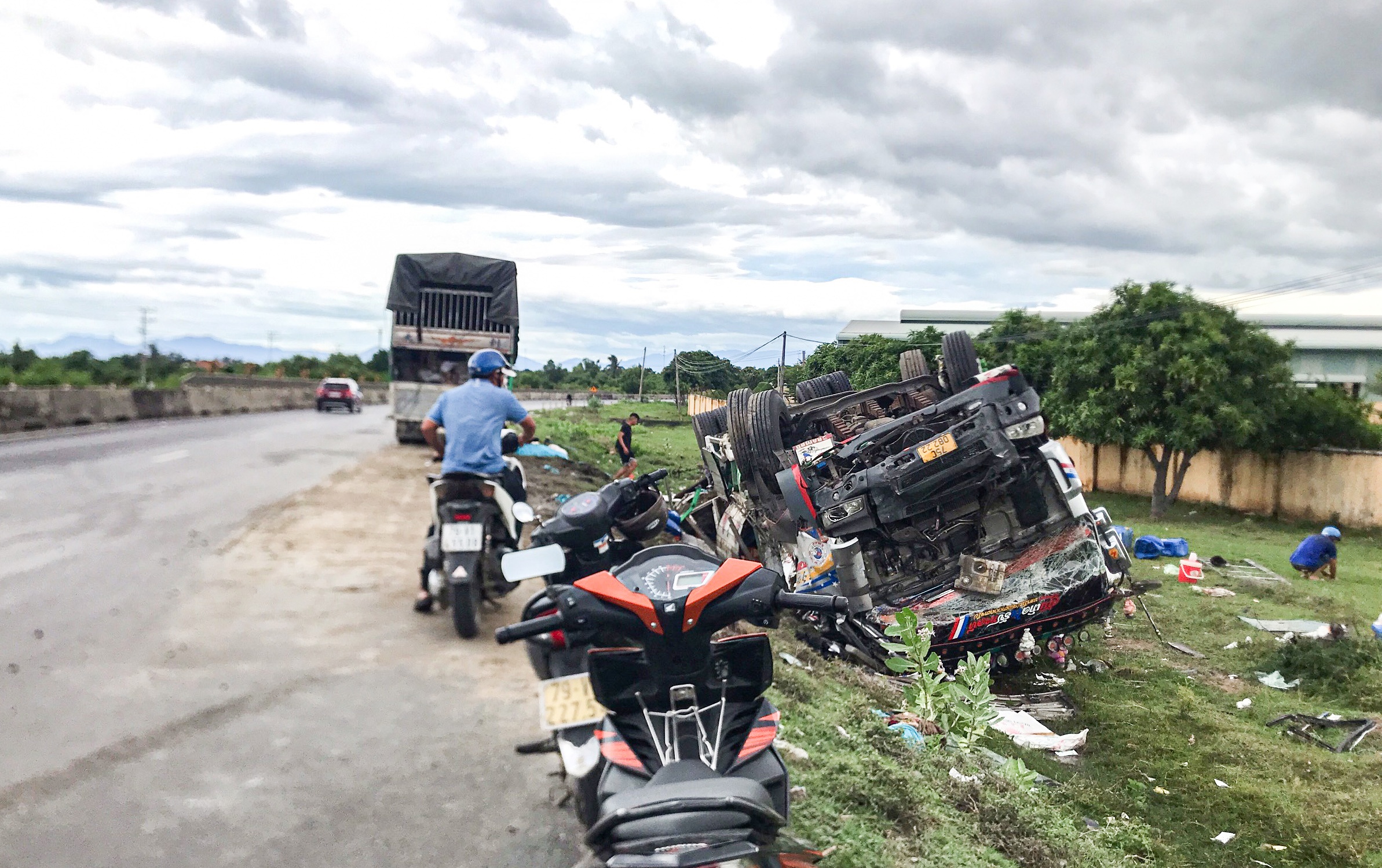 bi xe khach tong tu vong anh 1