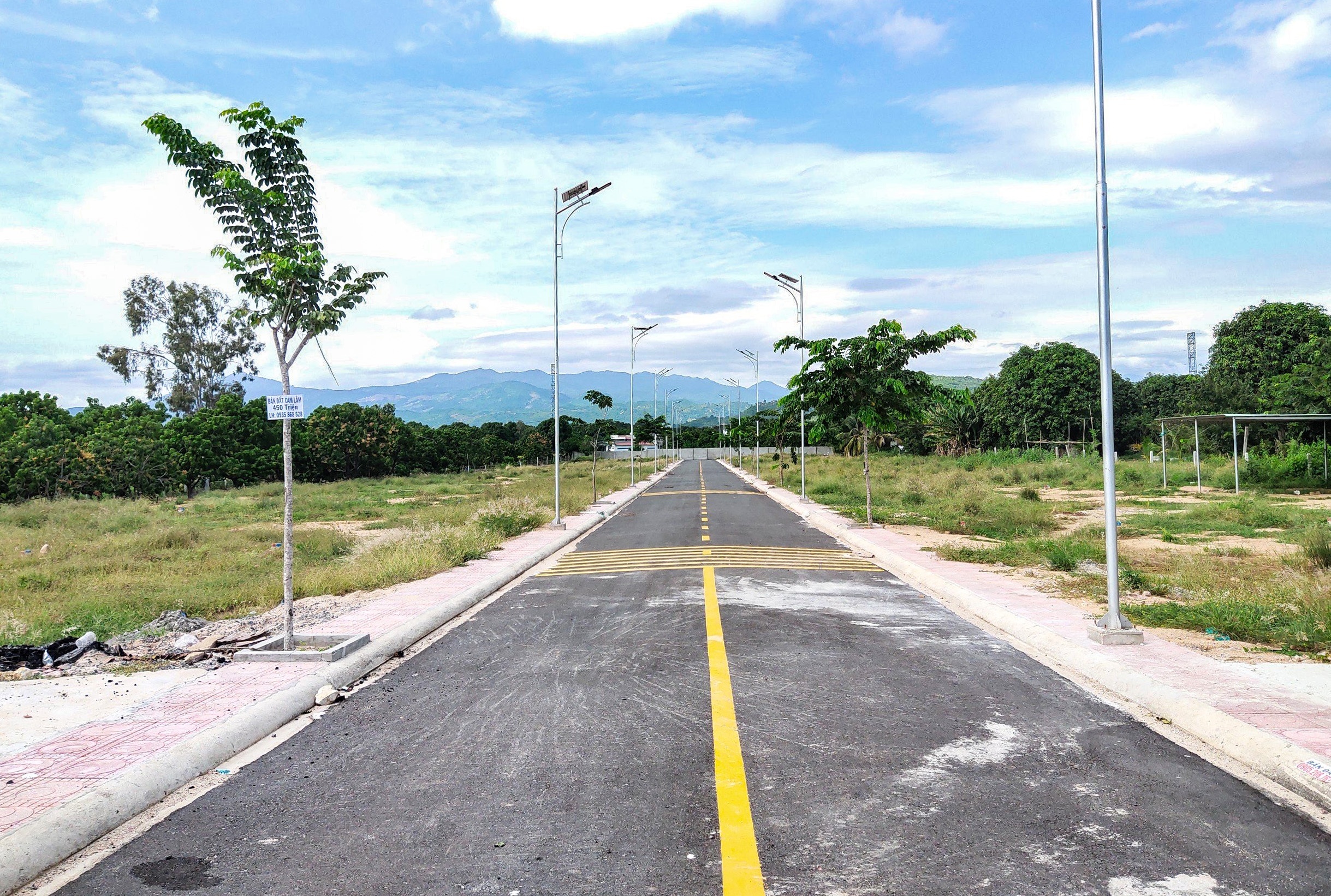 Khanh Hoa ky luat loat can bo lien quan viec phan lo 2.350 thua dat hinh anh