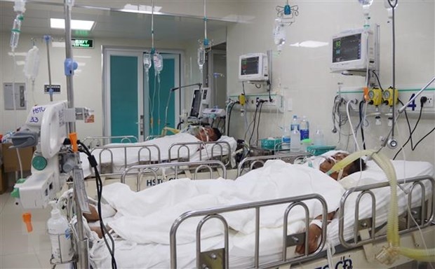 3 nguoi tu vong, 4 nguoi nhap vien do ngo doc ruou o Ben Tre hinh anh