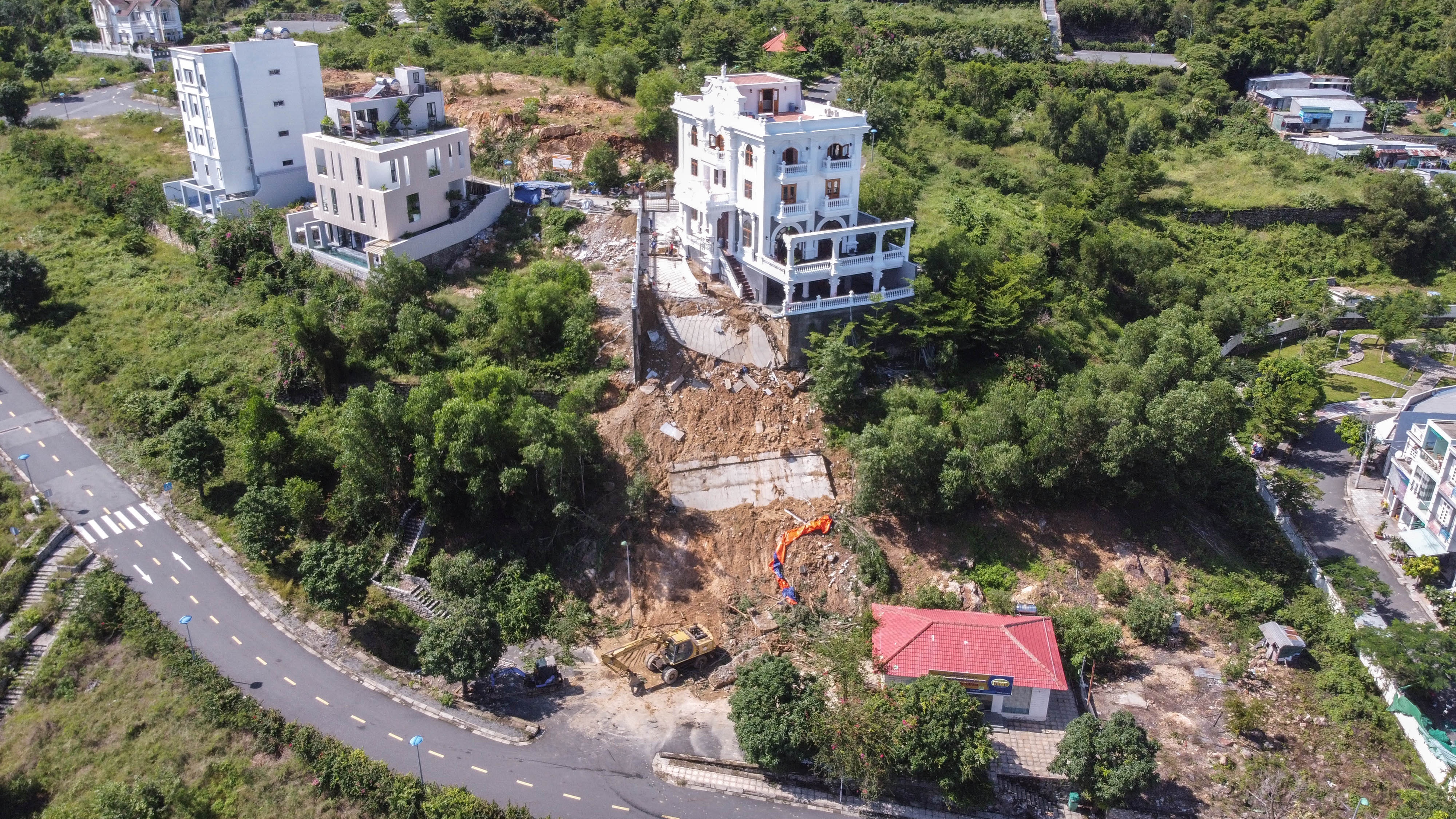 Nha Trang len phuong an di doi gan 43.000 dan trong mua mua bao hinh anh