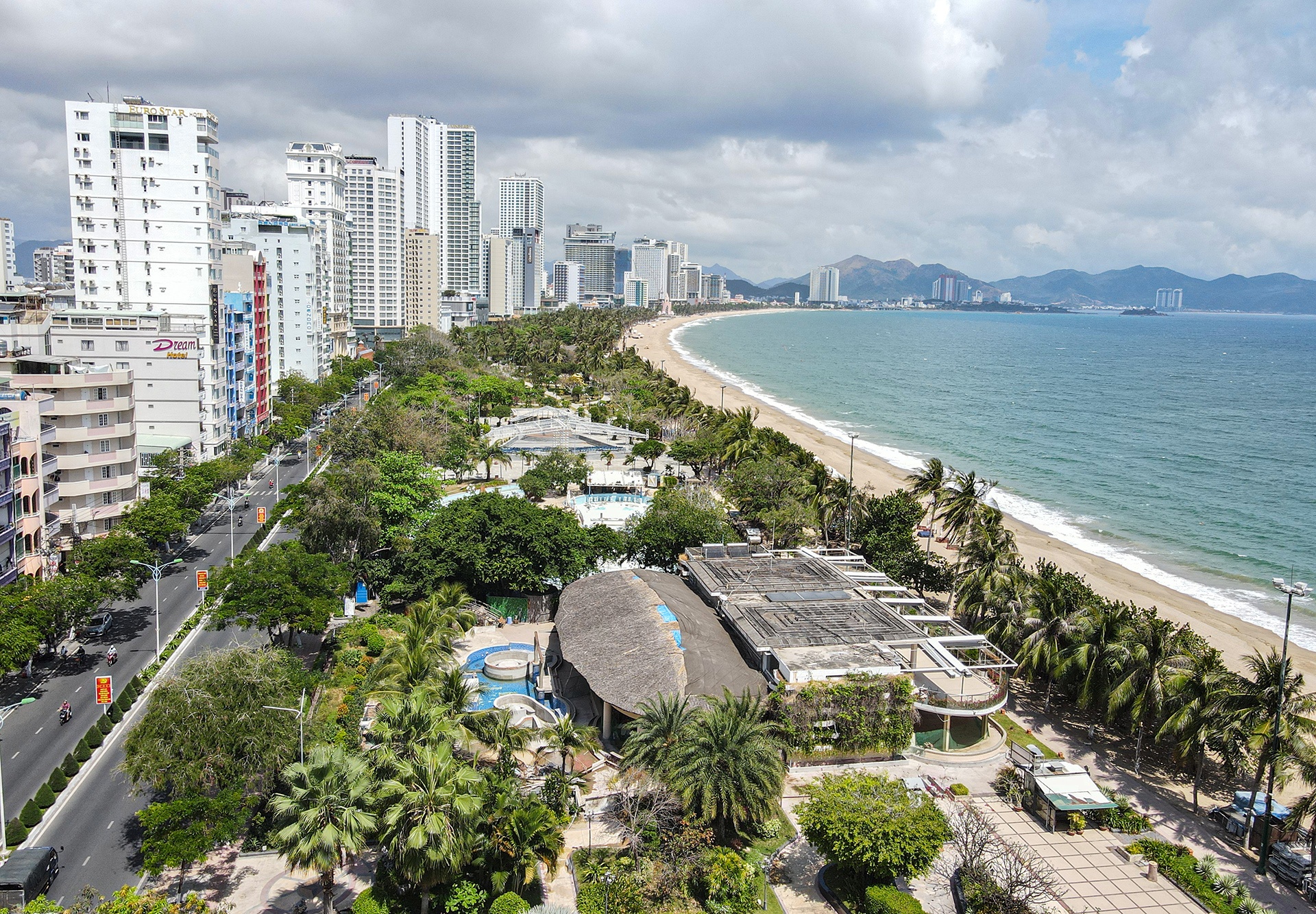 Khanh Hoa thong tin ve cac cong trinh chan bien Nha Trang hinh anh