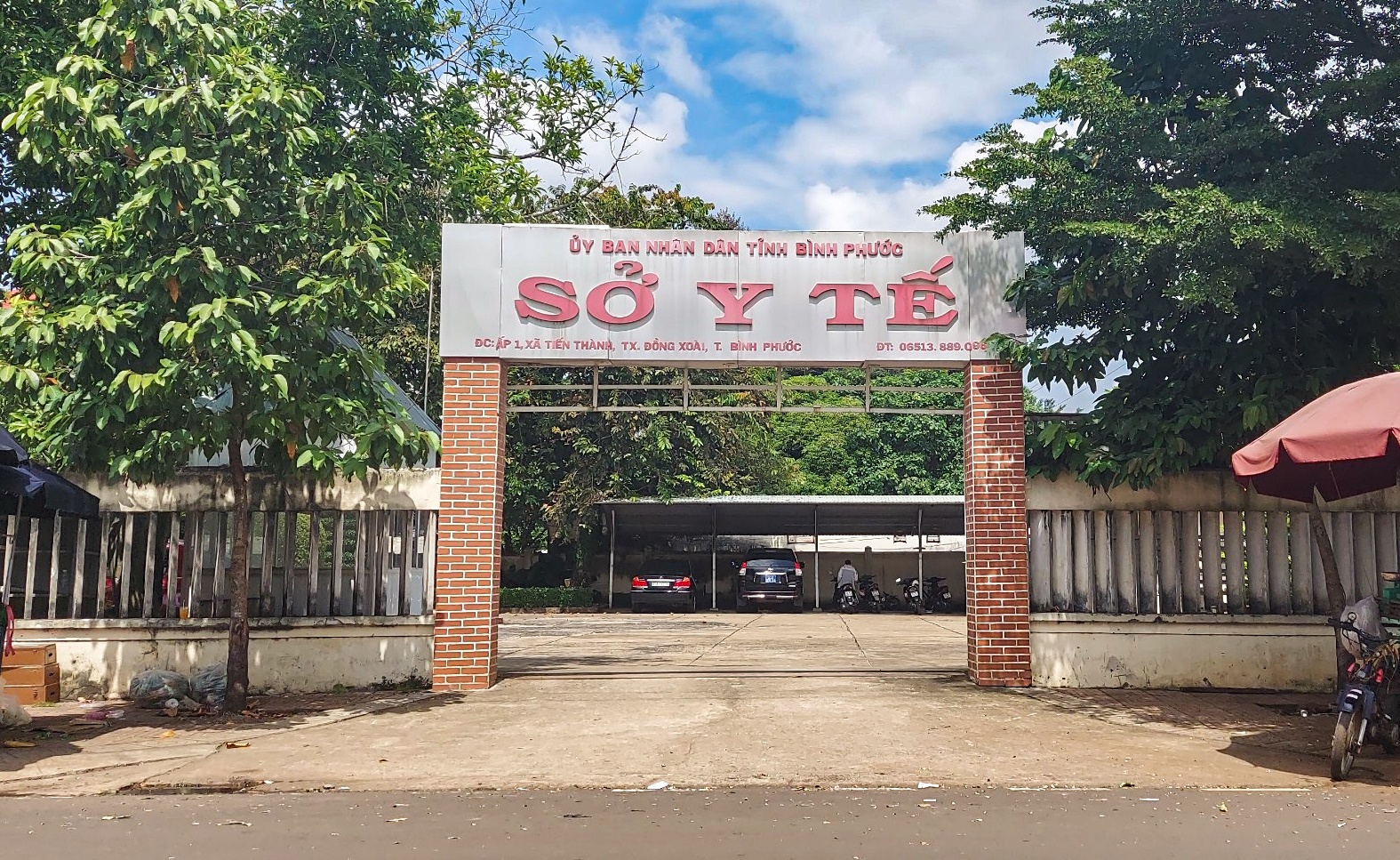 Mao danh thanh tra so y te de de doa, doi tien hinh anh