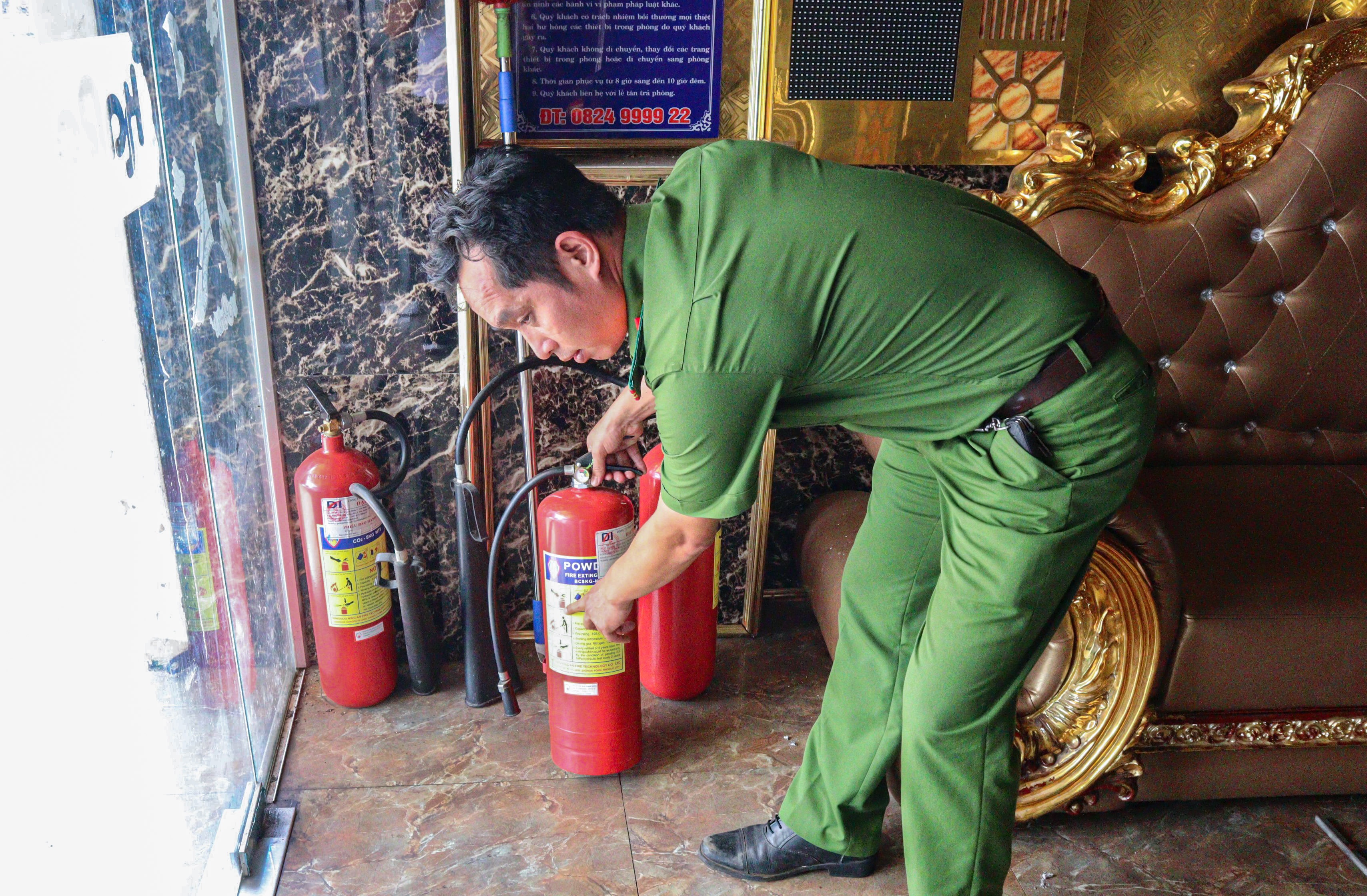 chay quan karaoke anh 1