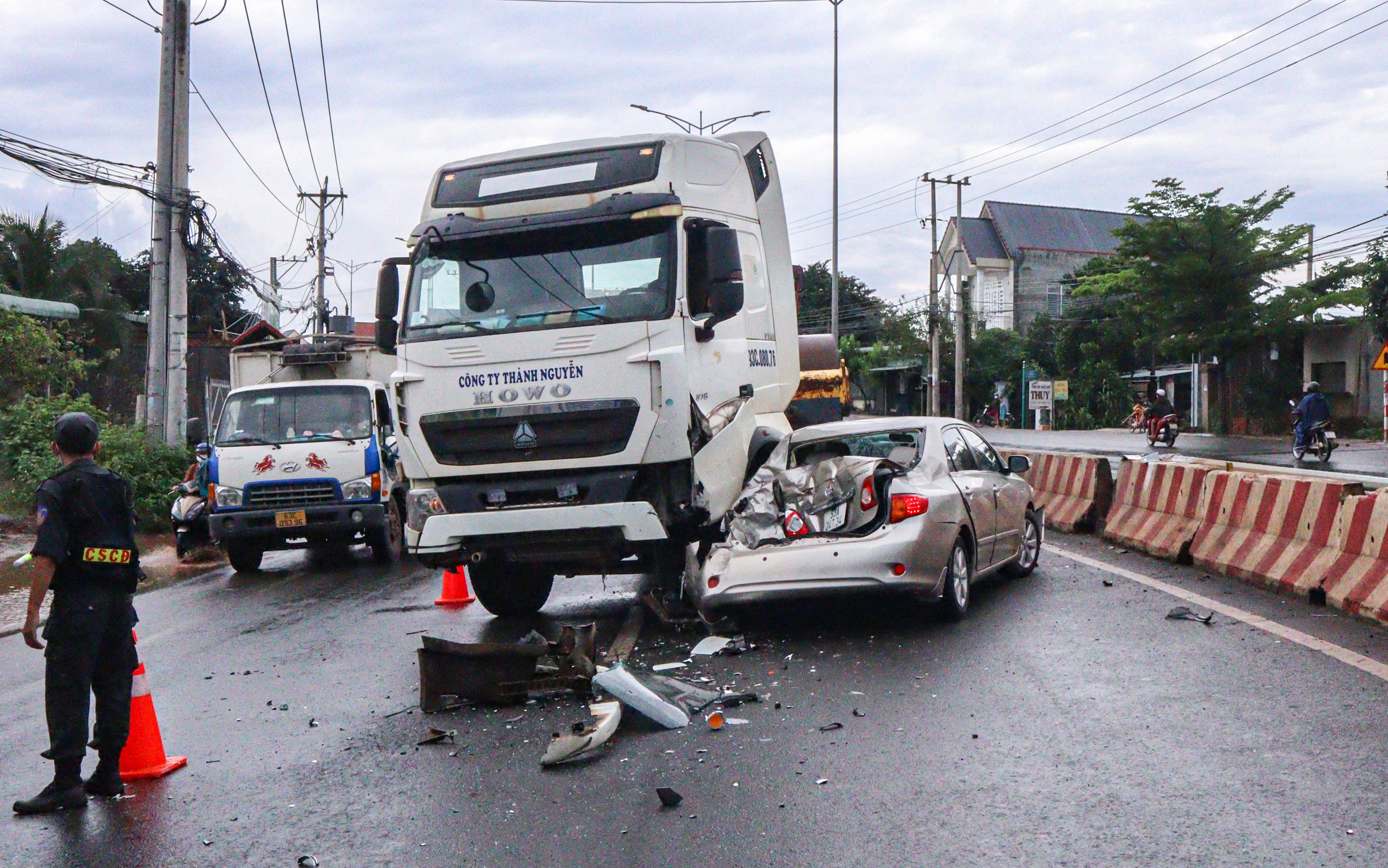 Xe dau keo tong oto 5 cho bep dum hinh anh