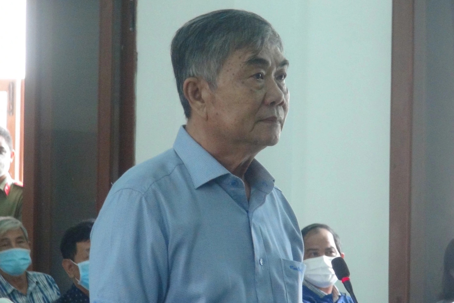 Hoan phien toa xet xu cuu Pho chu tich UBND tinh Phu Yen hinh anh