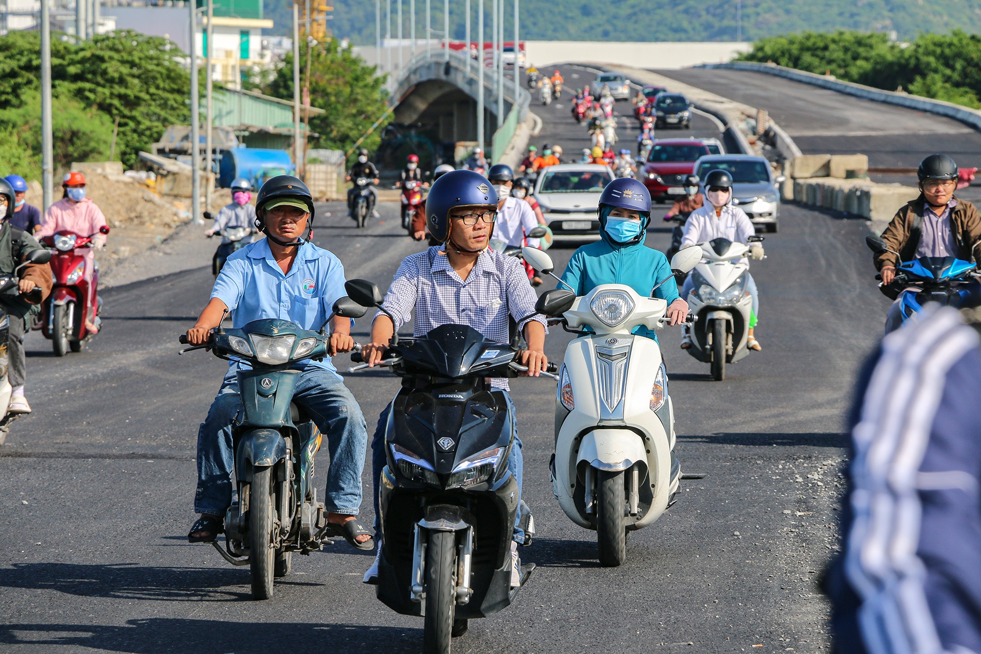 nut giao thong Ngoc Hoi anh 9