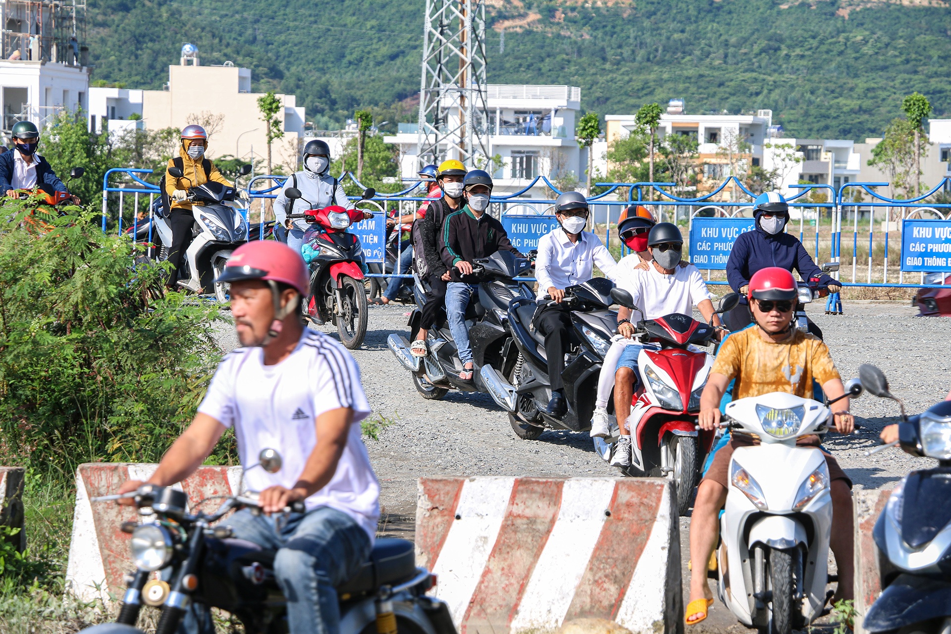 nut giao thong Ngoc Hoi anh 11