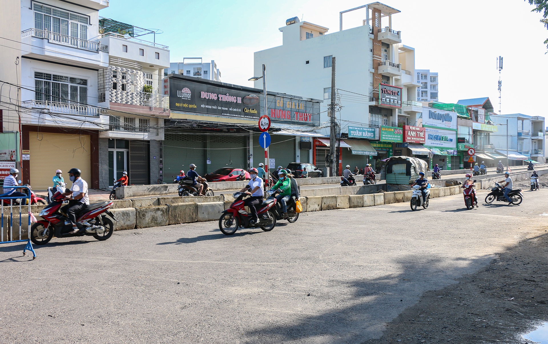 nut giao thong Ngoc Hoi anh 4