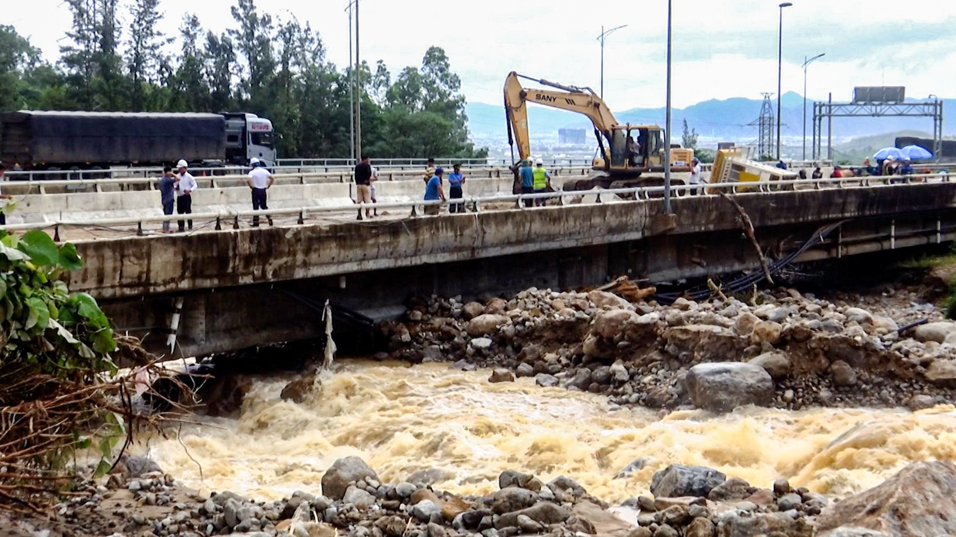 thong ham Hai Van anh 6