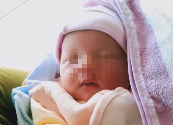 Hai be so sinh bi bo roi hinh anh