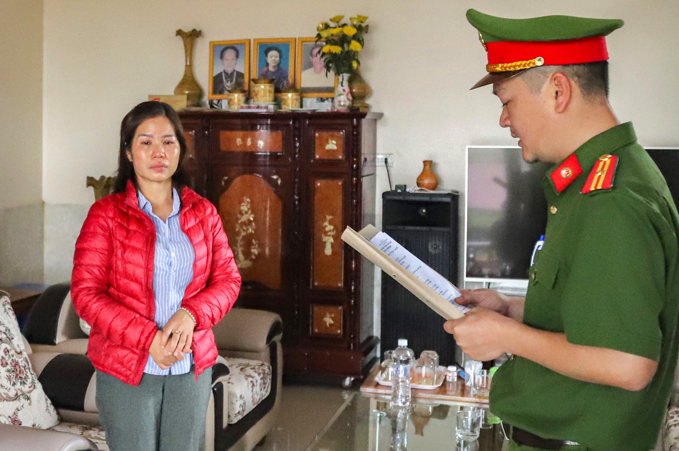 Can bo dia chinh xa bi cao buoc chiem doat 1,3 ty dong hinh anh