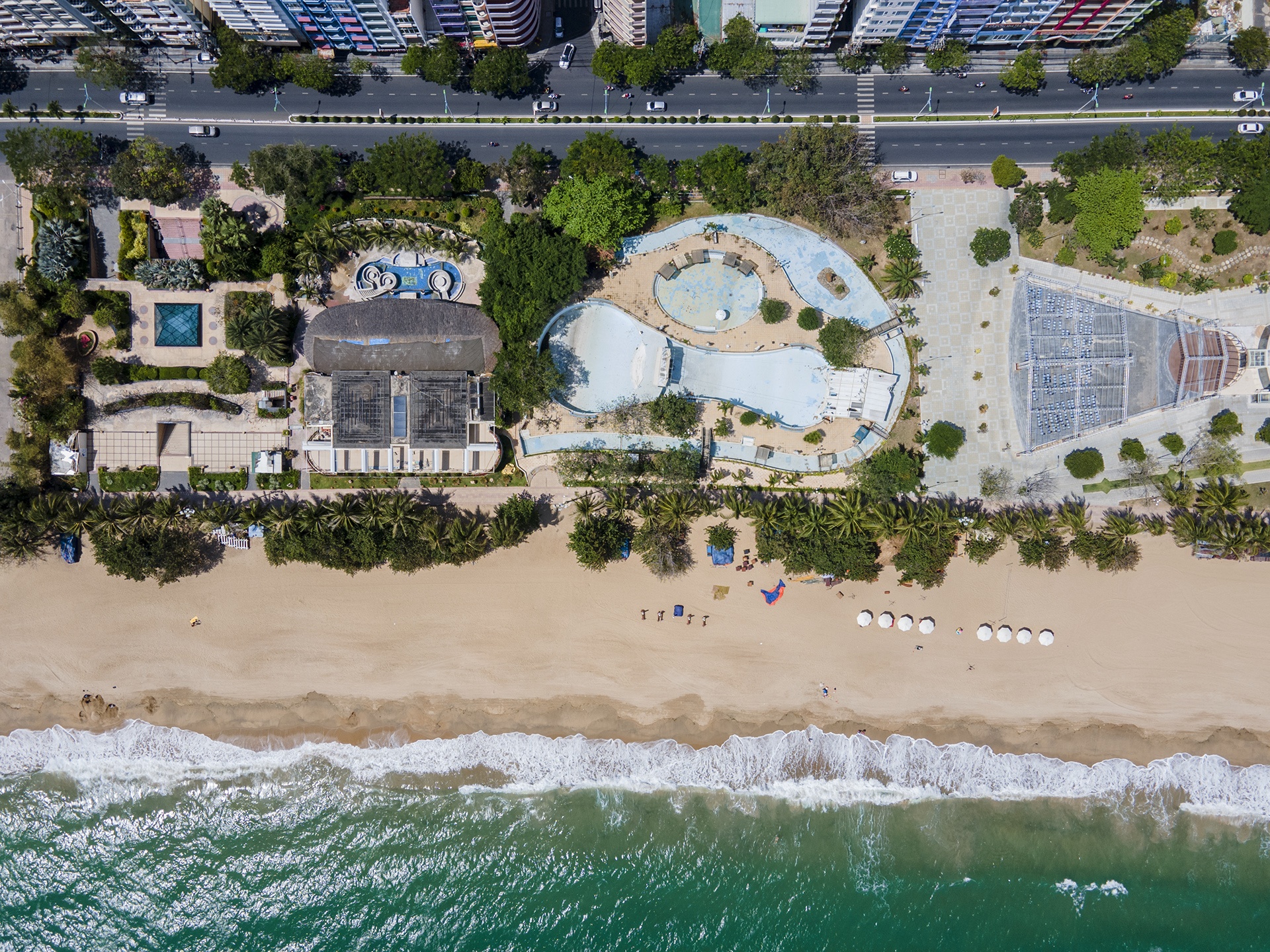 Doanh nghiep 'chay i' tra lai dat cong vien bo bien Nha Trang hinh anh