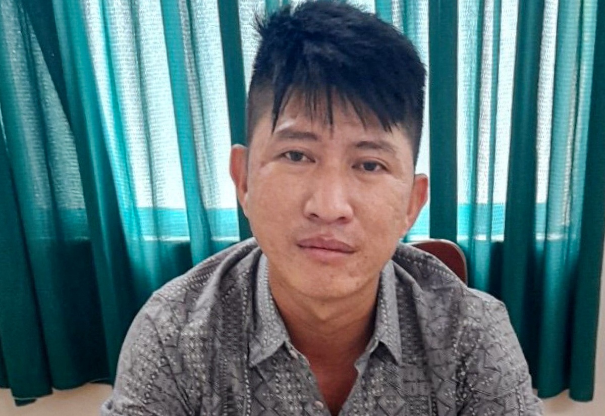 Bat nghi can cuong doat tai san o TP.HCM roi tron truy na hinh anh