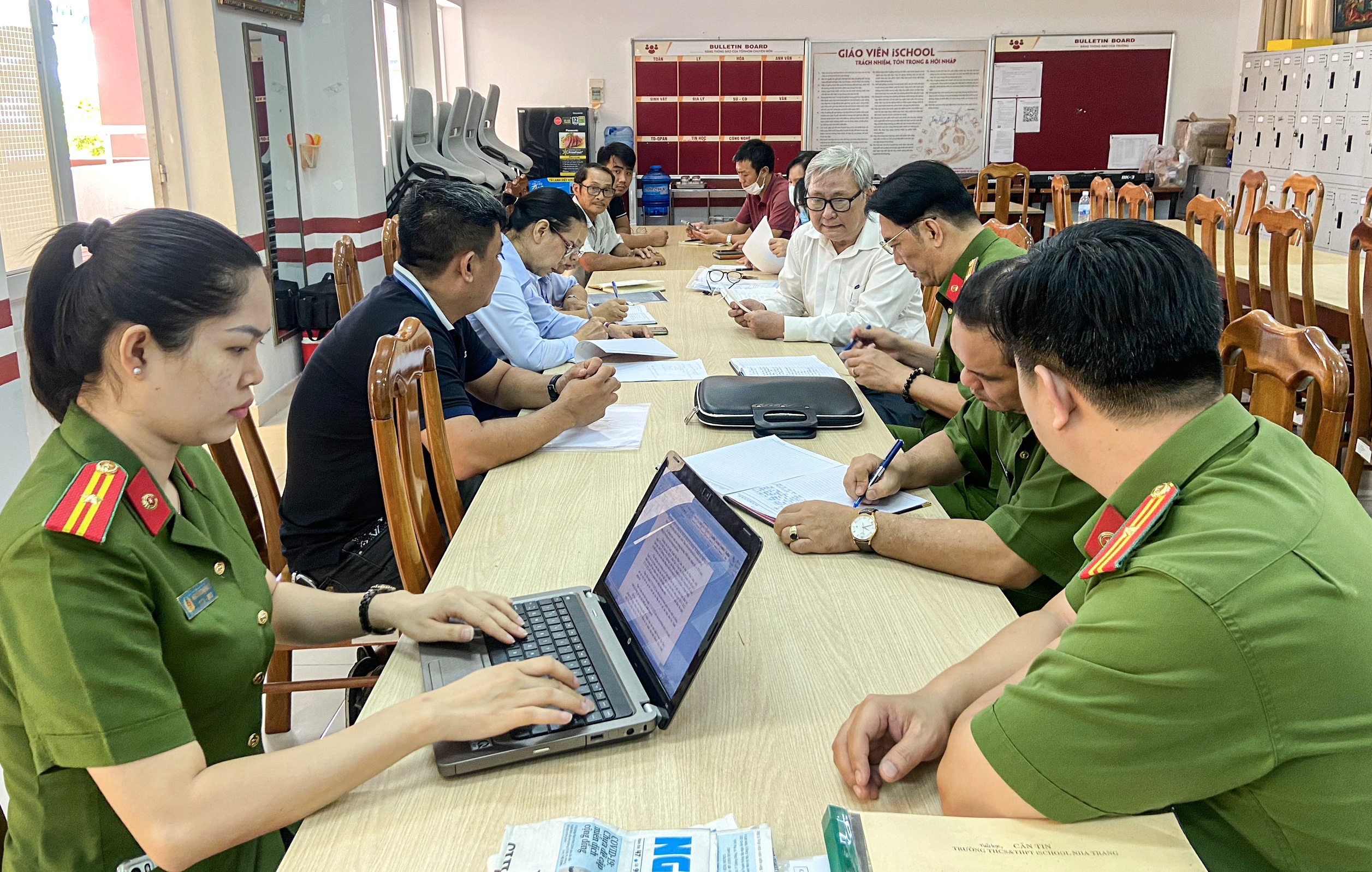 Cong an Khanh Hoa yeu cau cung cap thong tin vu ngo doc o iSchool hinh anh