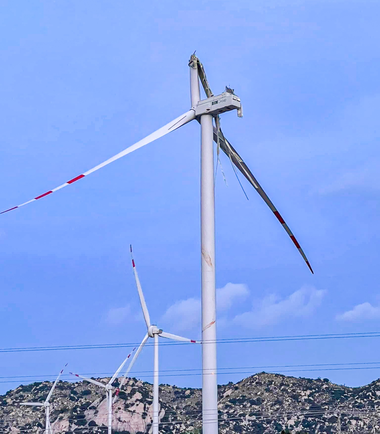 gay quat dien gio anh 1