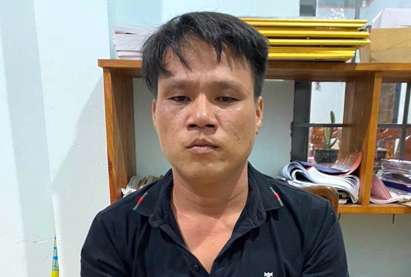 Bat giu nguoi dan ong sat hai co gai 23 tuoi hinh anh