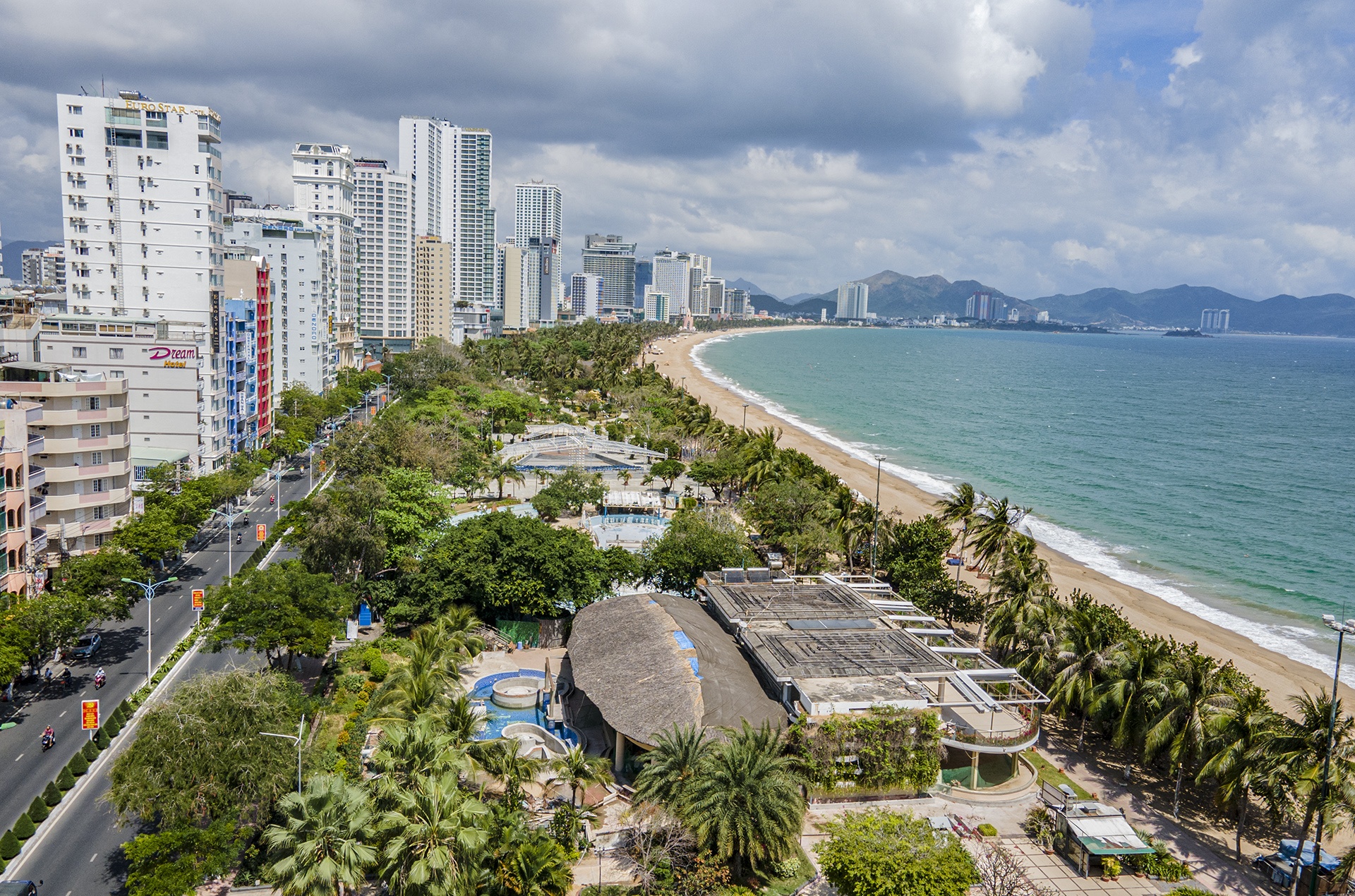 Doanh nghiep da chiu ban giao hon 2 ha dat mat bien Nha Trang hinh anh