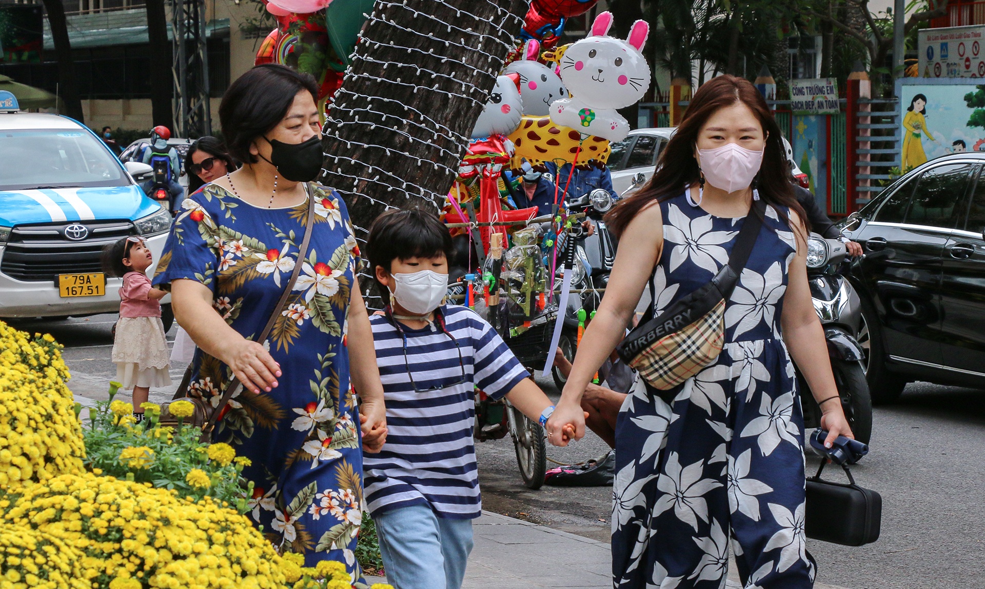 Nha Trang vang khach anh 3