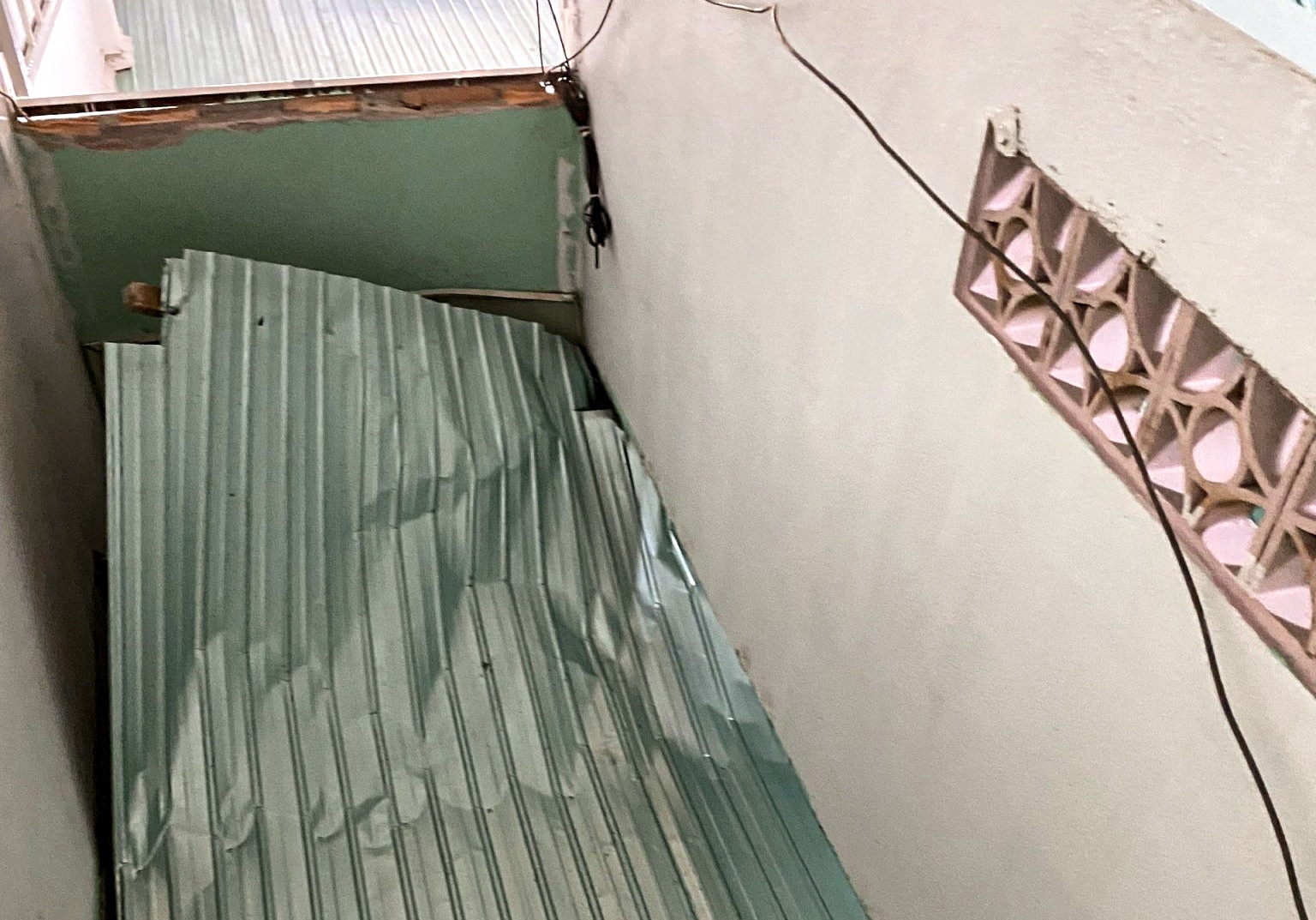 Nhieu con bac thao mai ton bo chay khi canh sat bao vay hinh anh