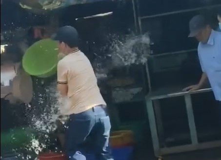 Nguyen nhan nu tieu thuong xo xat voi nhom nguoi o Binh Phuoc hinh anh