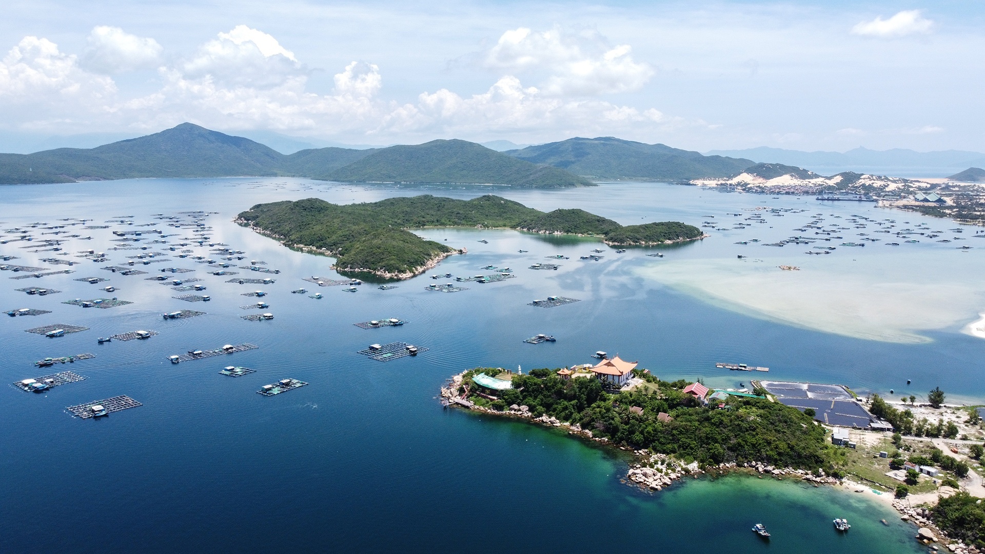 De xuat lam casino, san bay, cap treo o Van Phong hinh anh
