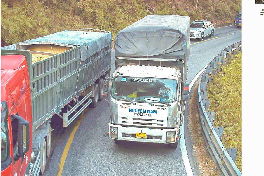 Trich xuat camera, xu phat 2 xe tai vuot au tren deo Bao Loc hinh anh