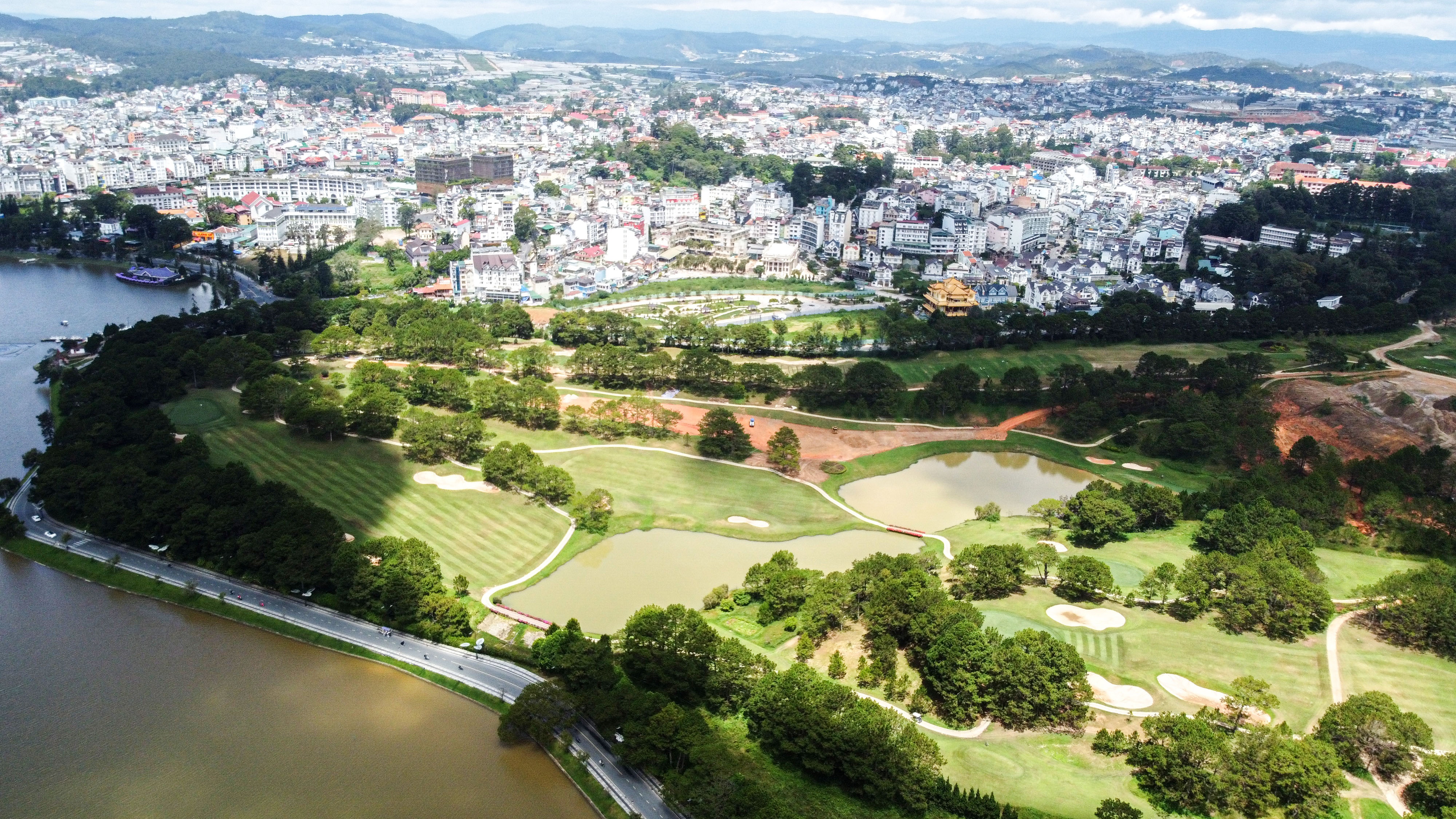 san golf Doi Cu anh 1