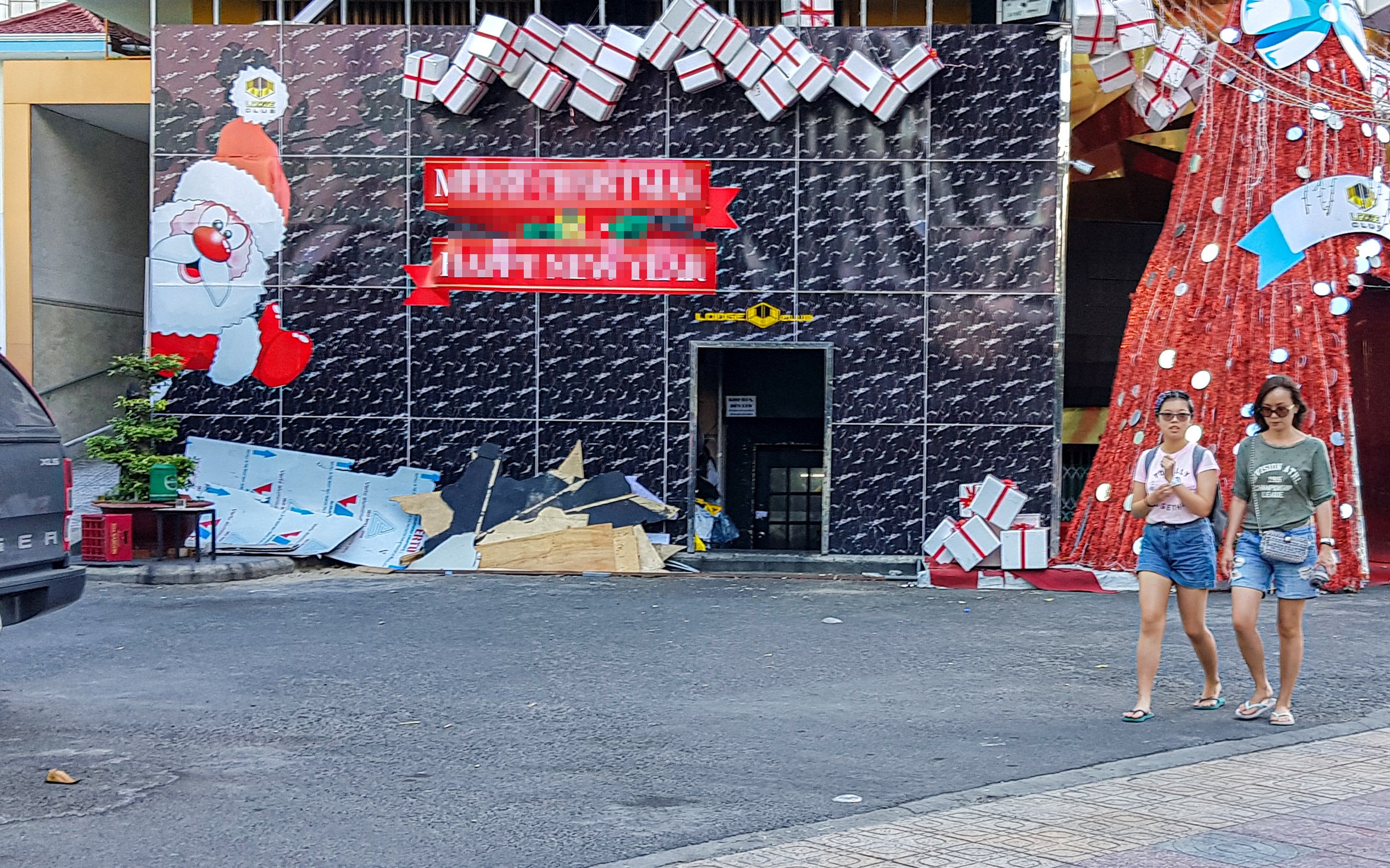 Vi pham ve PCCC, 4 quan bar o Nha Trang phai dung hoat dong hinh anh