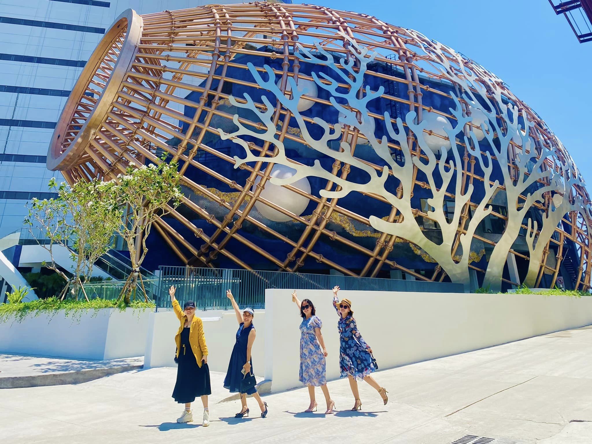 Gia ve giam, so chuyen bay den Nha Trang tang dot bien truoc le hinh anh