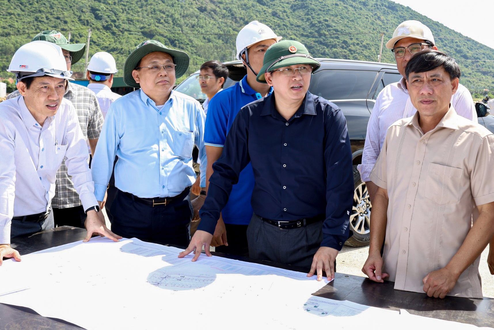 Bi thu Khanh Hoa: Lay dat rung lam cao toc khong phai giai phap can co hinh anh