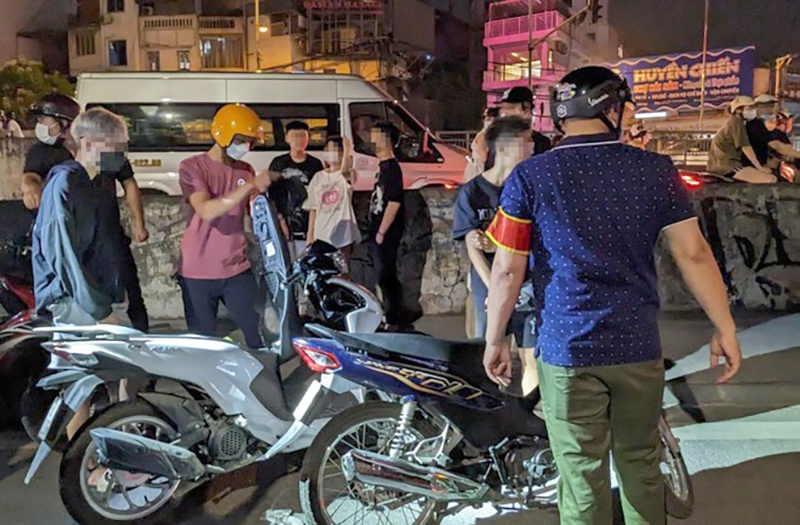 Tam giu quai xe anh 1