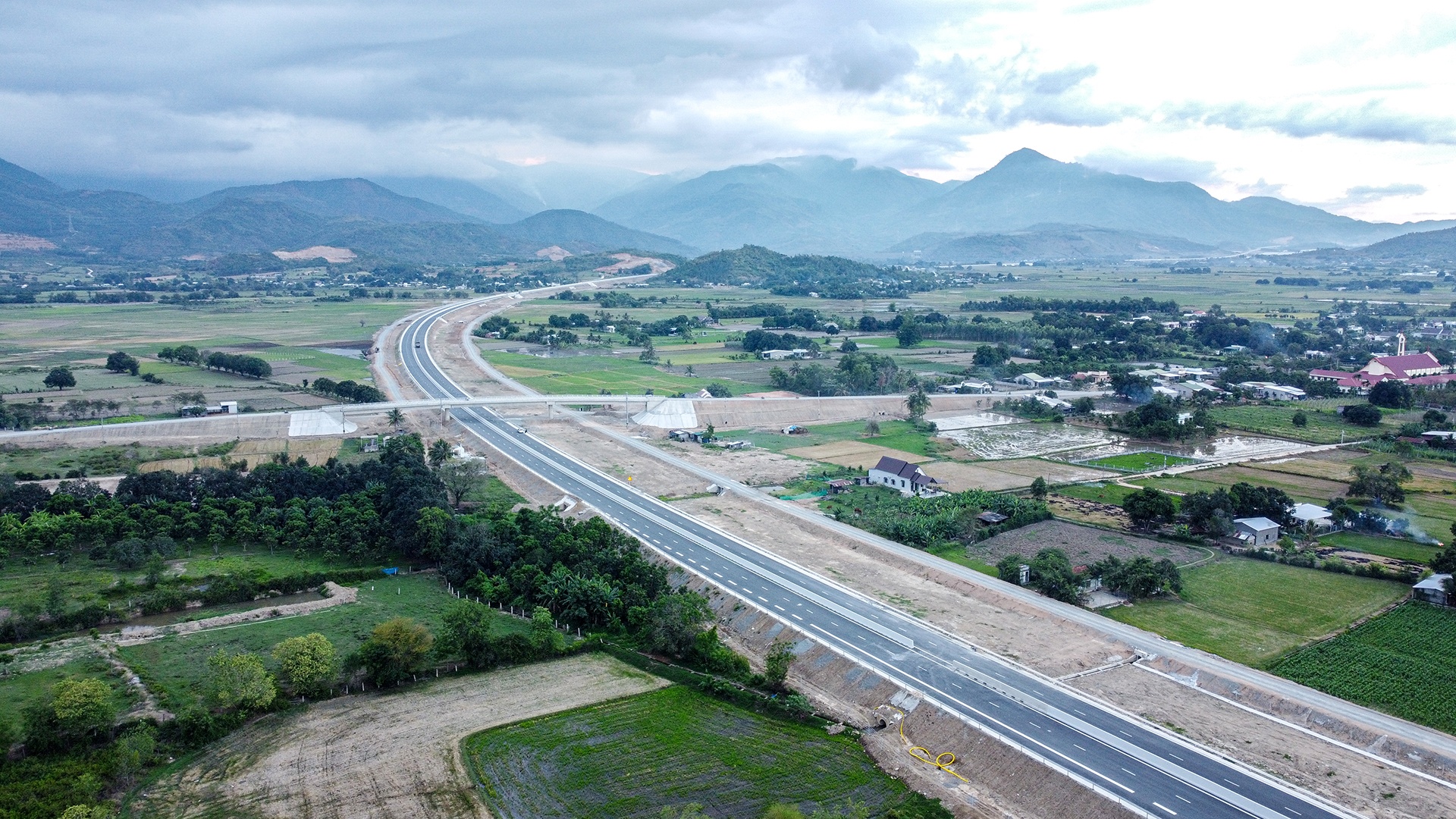 cao toc Cam Lam anh 1