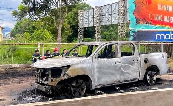 Xac dinh nguyen nhan vu chay xe ban tai, tai xe tu vong hinh anh