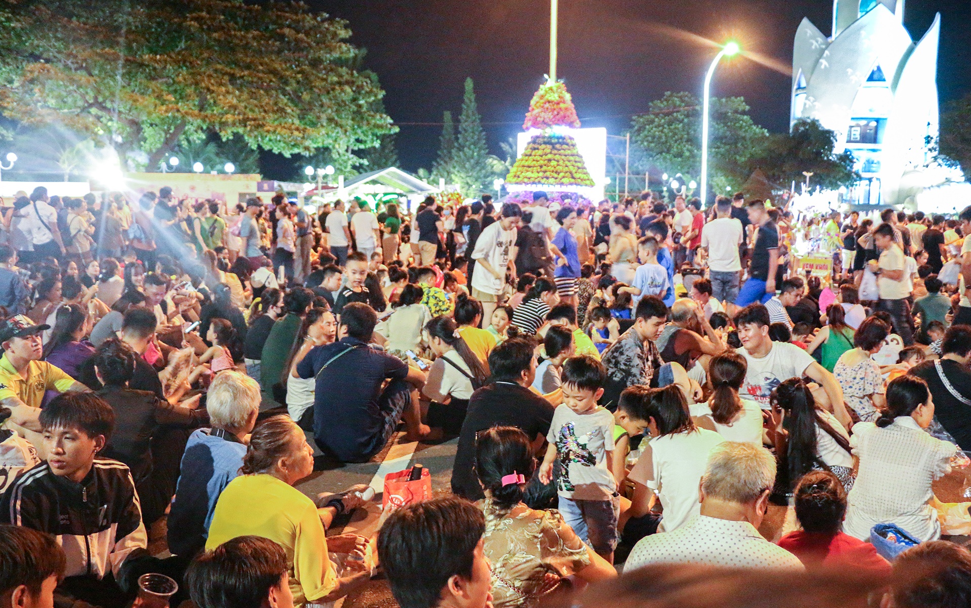 Khai mạc Festival ảnh 2 Khai mac Festival anh 2