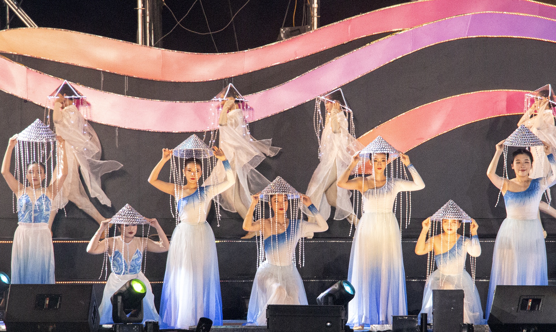 Khai mạc Festival ảnh 5 Khai mac Festival anh 5
